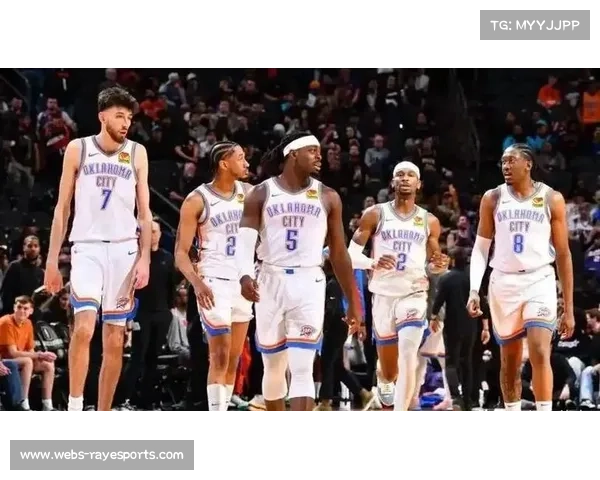 马刺三杀雷霆豪取八连胜，福克斯29分闪耀圣诞大战